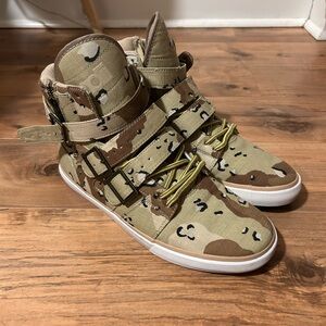Men's High-Top Camo Sneakers - Tan/Cream